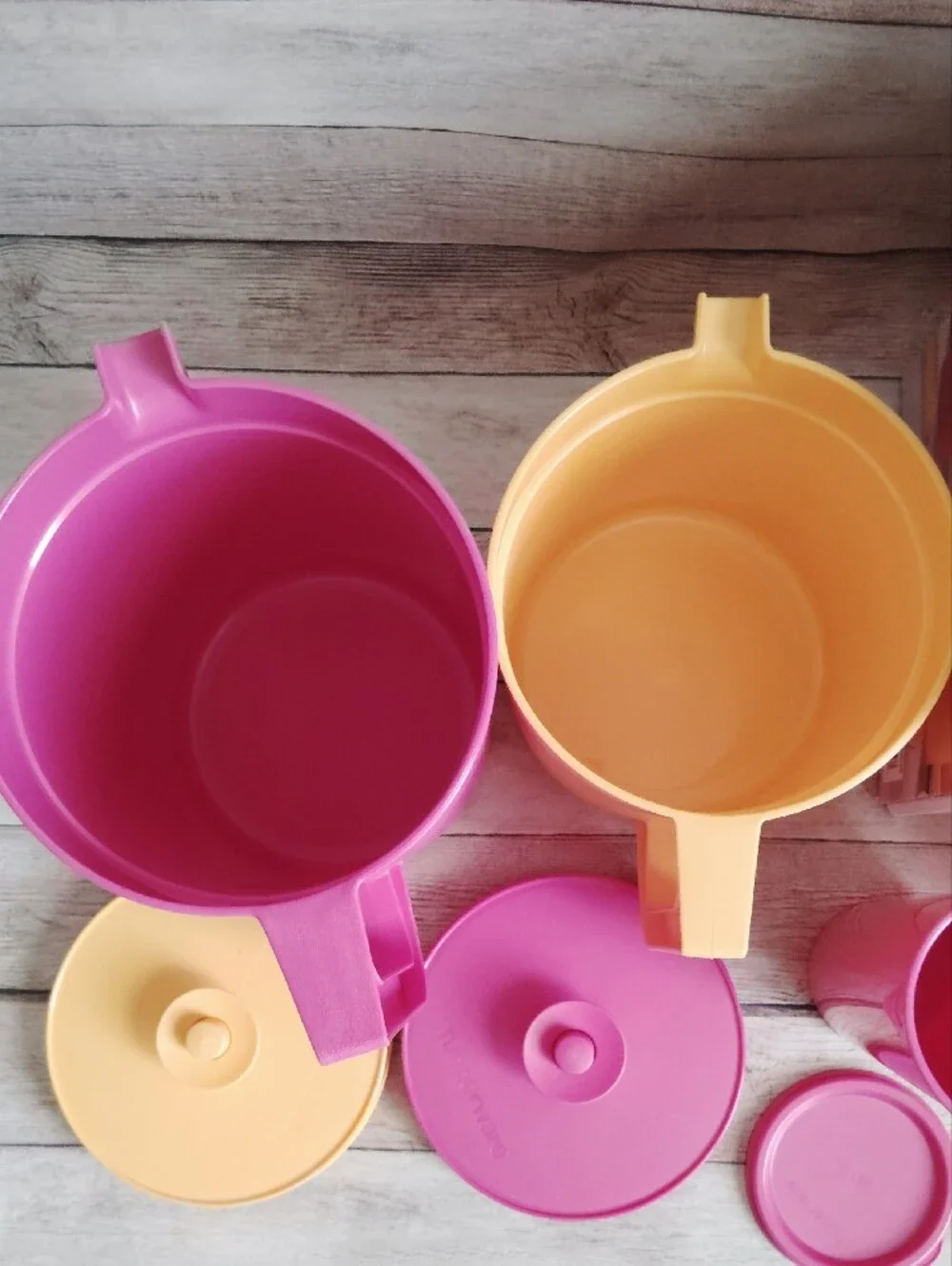 Tupperware Pink and Yellow Heritage 2-Pitcher & 4-Tumbler Set With Lid 12 Pc Set